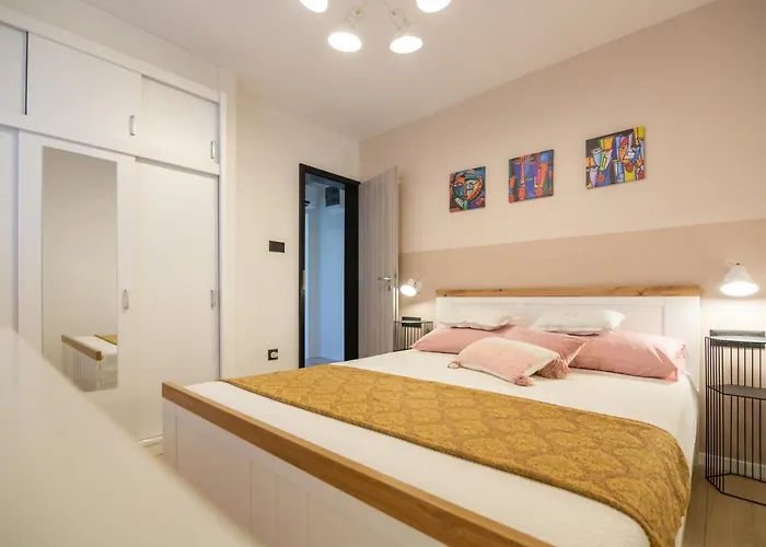 Apartment Vijula - With Private Parking